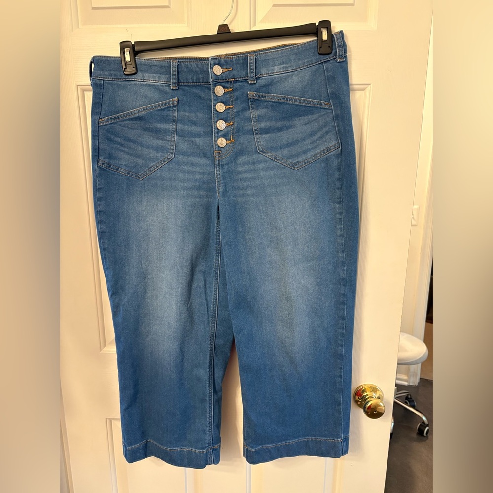 Torrid crop size 16